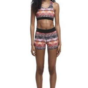 Janji Camila Race Short size M